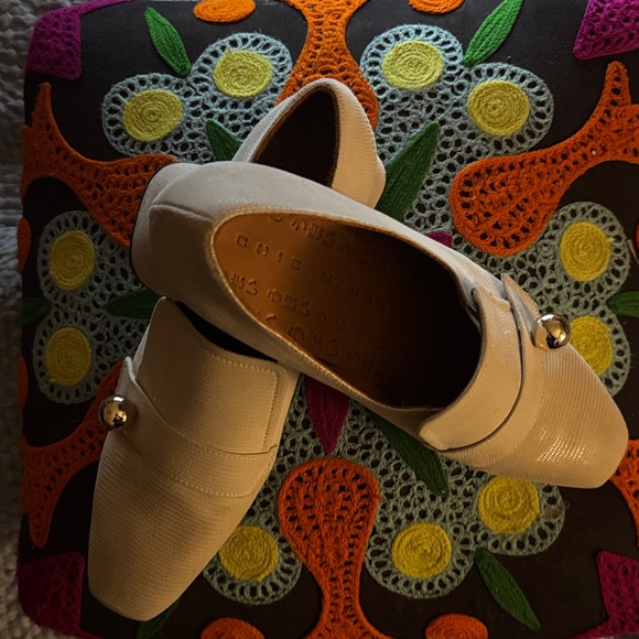 Chie Mihara Shoes - Chie Mihara Hellin Cream Flats with Gold Detail